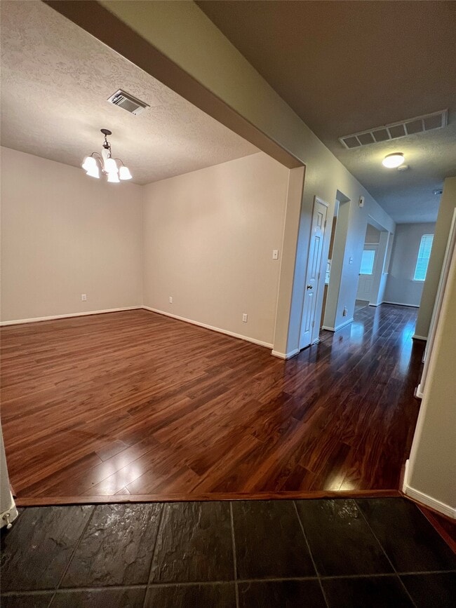 7535 Park Bend Ln in Pasadena, TX - Building Photo - Building Photo