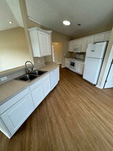 4512 E Walkerton Rd in Myrtle Beach, SC - Foto de edificio - Building Photo