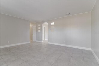 2844 Oak Lea Dr in South Daytona, FL - Building Photo - Building Photo