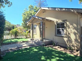 450 S Shoreline Blvd, Unit A in Mountain View, CA - Building Photo