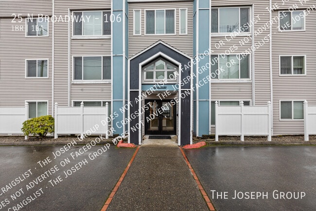 property at 25 N Broadway St