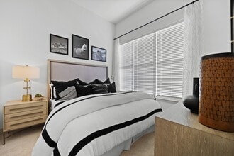 Hanover Hyannis in Barnstable, MA - Foto de edificio - Building Photo