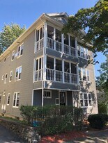 53 Pilgrim Ave, Unit First Floor in Worcester, MA - Building Photo