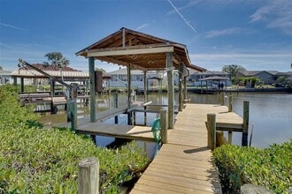 802 Eagle Ln in Apollo Beach, FL - Building Photo - Building Photo