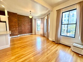 802 Tremont St, Unit 2 in Boston, MA - Building Photo