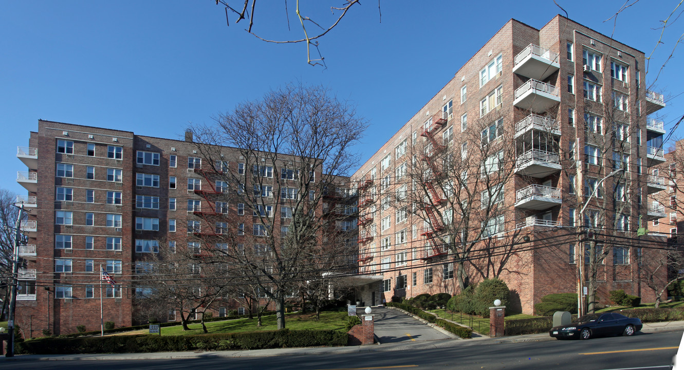 The Raybrook in Yonkers, NY - Foto de edificio