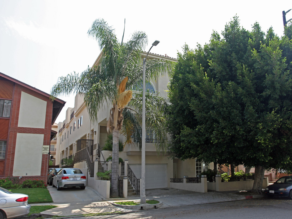 1258 Barry Ave in Los Angeles, CA - Building Photo