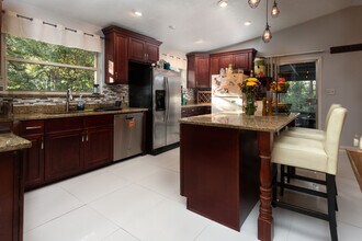 1804 Westridge Dr in Tallahassee, FL - Foto de edificio - Building Photo