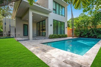 3741 Kumquat Ave in Miami, FL - Building Photo - Building Photo