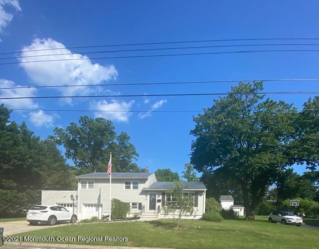 14 Hilltop Rd in West Long Branch, NJ - Building Photo