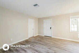 1524 W River Shore Way in Tampa, FL - Building Photo - Building Photo