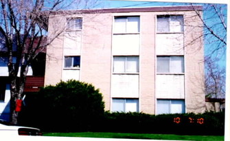 1420 W Estes Ave Apartments