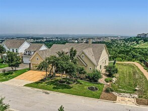 240 Townes Ct in Dripping Springs, TX - Foto de edificio - Building Photo