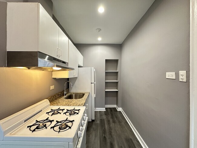 5516 N Kenmore Ave in Chicago, IL - Foto de edificio - Building Photo