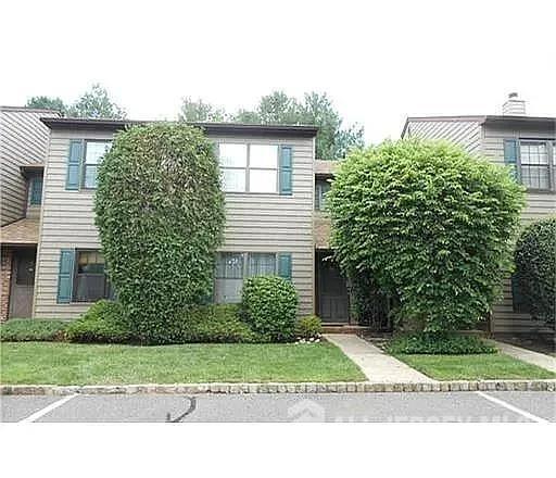 5 Pheasant Run in Edison, NJ - Building Photo - Building Photo