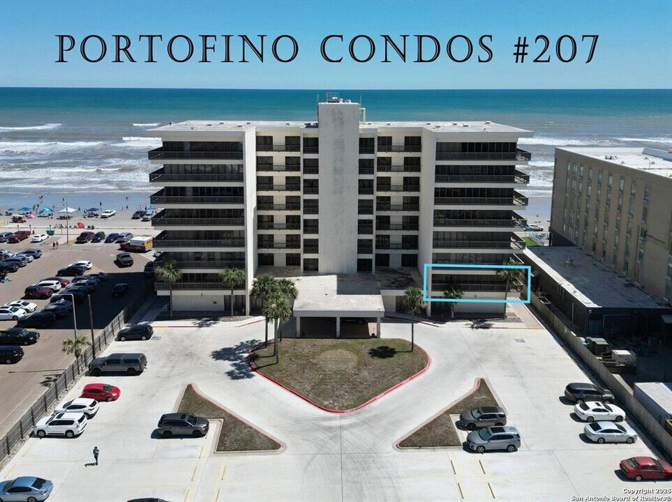 15002 Windward Dr in Corpus Christi, TX - Building Photo
