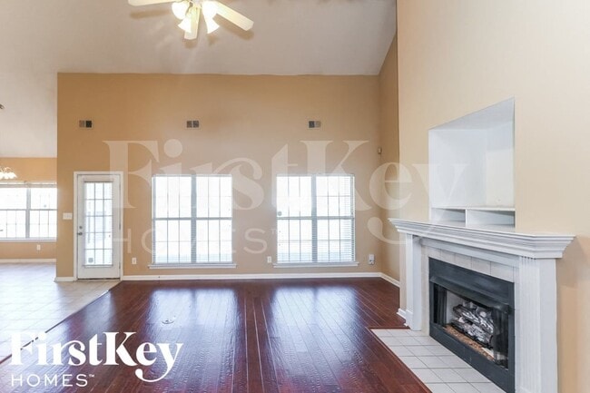 9920 Calderdale Dr in Cordova, TN - Foto de edificio - Building Photo