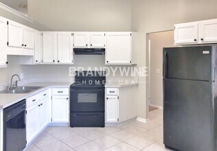 8592 Bandera Cir W in Jacksonville, FL - Building Photo - Building Photo