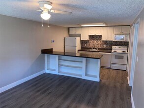 4185 E Michigan St in Orlando, FL - Building Photo - Building Photo