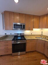 670 Broadway St in Los Angeles, CA - Building Photo - Building Photo