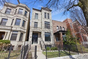850 W Oakdale Ave, Unit 3 in Chicago, IL - Building Photo