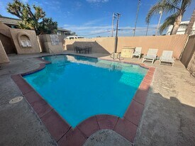 7921 Palin Cir in Huntington Beach, CA - Building Photo