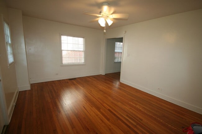 812 W Markham Ave in Durham, NC - Building Photo - Building Photo