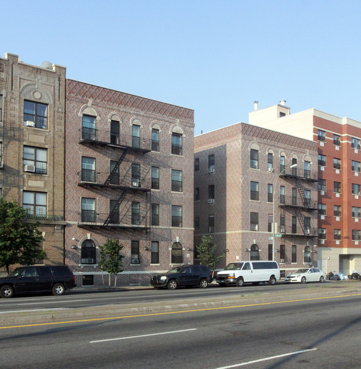 2170 Atlantic Ave in Brooklyn, NY - Building Photo