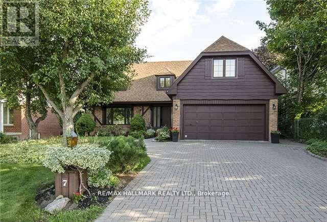 property at 7 Nevada Ave