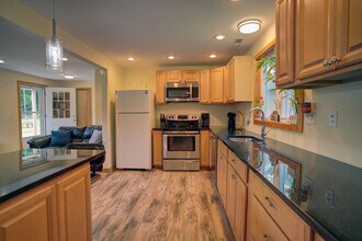 128 Parker Farms Rd in Wallingford, CT - Building Photo - Building Photo