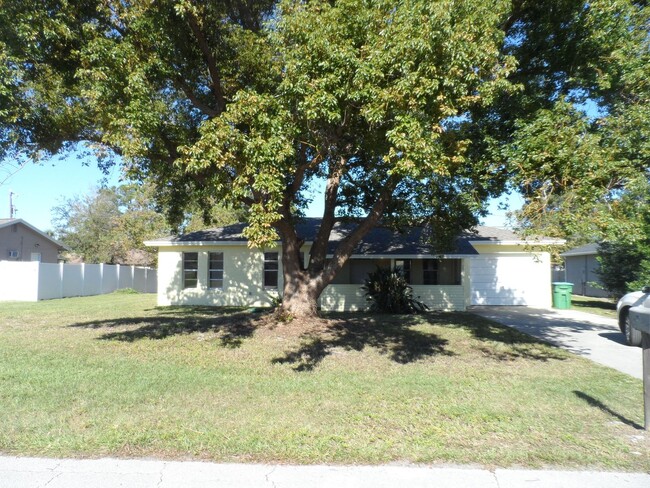 1440 Coronet Dr in Deltona, FL - Building Photo - Building Photo