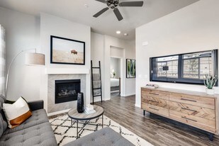 Avilla Buffalo Run in Commerce City, CO - Building Photo