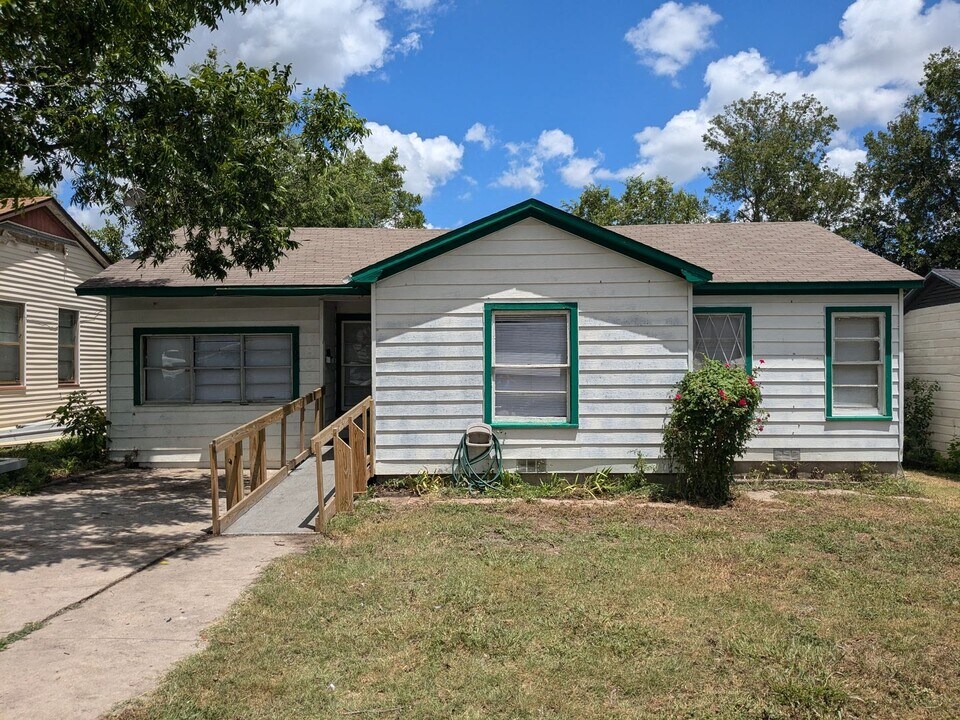 1809 S 3rd St in Temple, TX - Building Photo