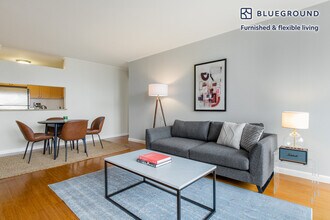 235 W 48th St in New York, NY - Foto de edificio - Building Photo