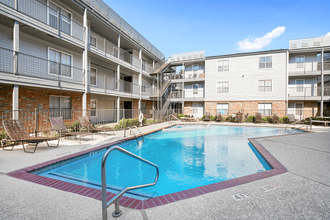 The Gardens Apartments in Houston, TX - Building Photo - Building Photo