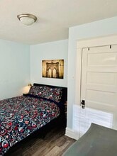 315 W Halliday St, Unit 1 in Pocatello, ID - Foto de edificio - Building Photo