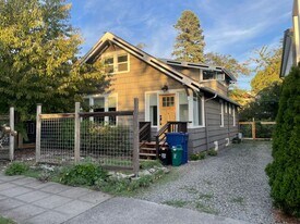 5958 44th Ave S in Seattle, WA - Building Photo
