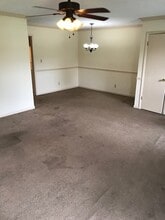 111 Picadilly Cir in Talladega, AL - Building Photo - Building Photo
