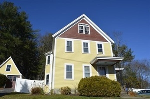 943 High St in Westwood, MA - Building Photo