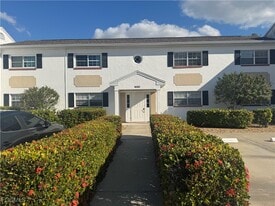 7019 Cedarhurst Dr in Ft. Myers, FL - Building Photo