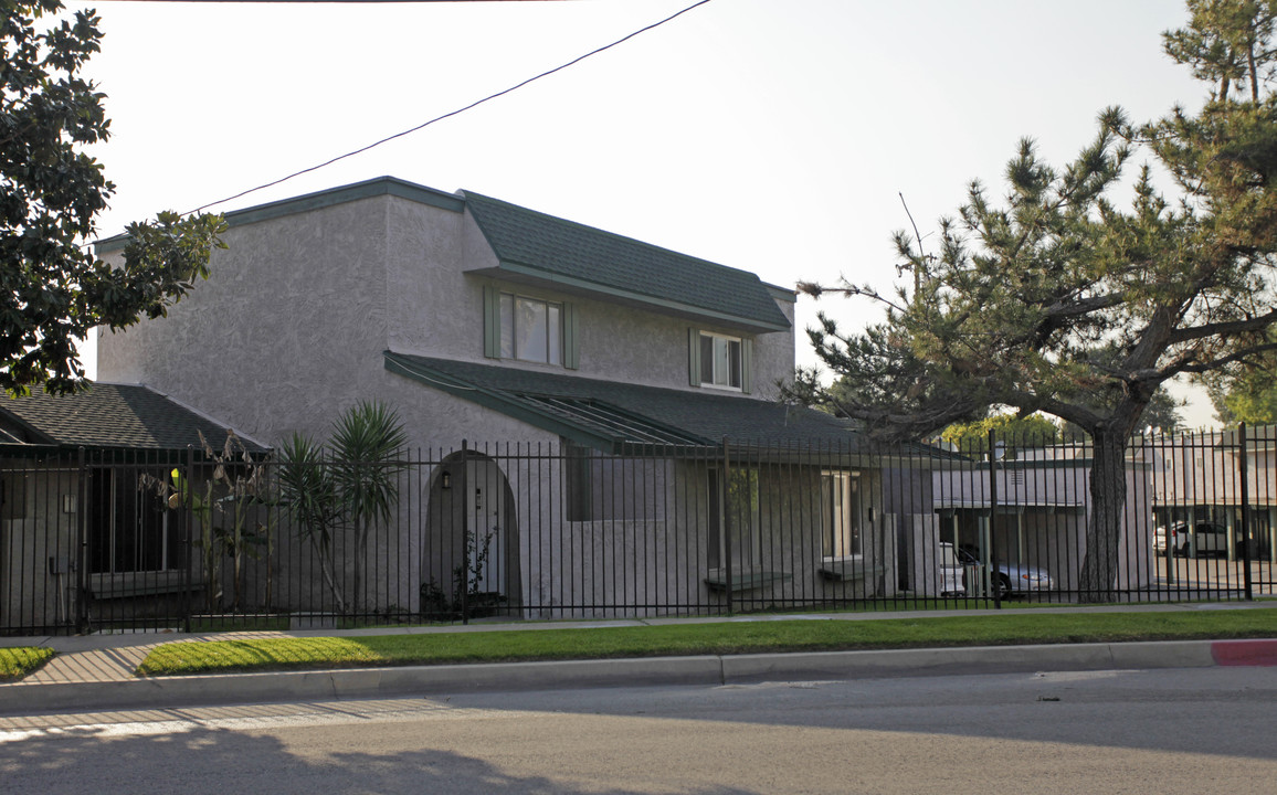 Mountain Pines in San Bernardino, CA - Building Photo