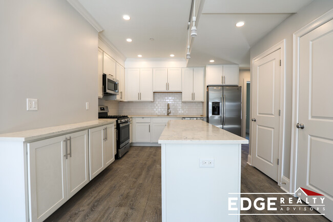 120 Kenrick St, Unit 2 in Boston, MA - Building Photo - Building Photo