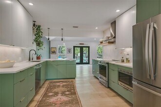 6802 Rio Bravo Ln in Austin, TX - Building Photo - Building Photo