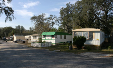 Easy Living Mobile Home Park in Tampa, FL - Foto de edificio - Building Photo