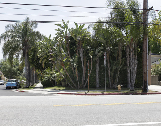 11470 Moorpark St in Studio City, CA - Foto de edificio - Building Photo