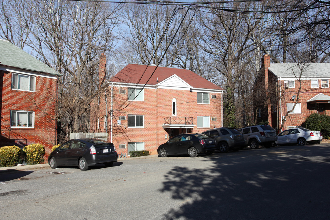 8210 Houston Ct in Takoma Park, MD - Building Photo