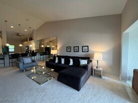 513 Lake Louise Cir in Naples, FL - Building Photo