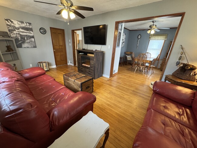 1215 W Conant St in Portage, WI - Building Photo - Building Photo