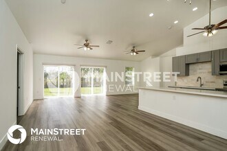 5227 3rd St W in Lehigh Acres, FL - Building Photo - Building Photo