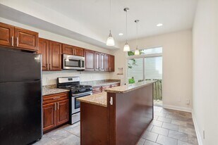 2107 N 17th St in Philadelphia, PA - Building Photo